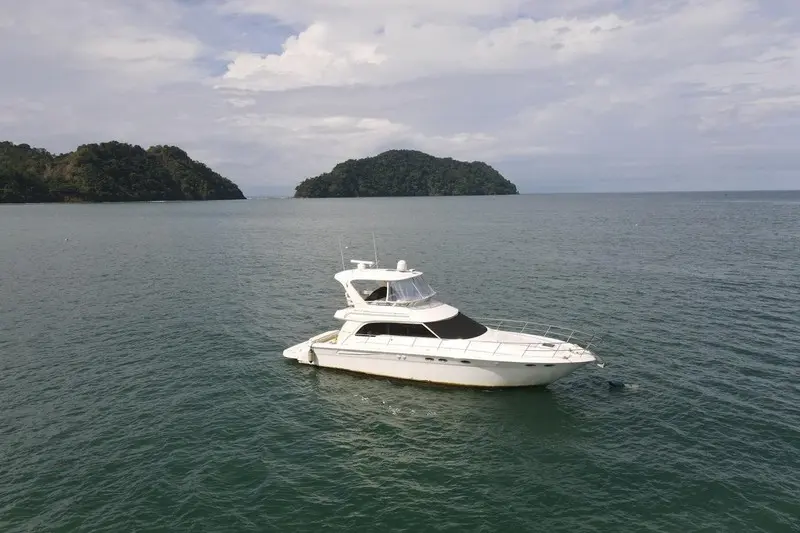 Sea Ray Catamaran Jaco
